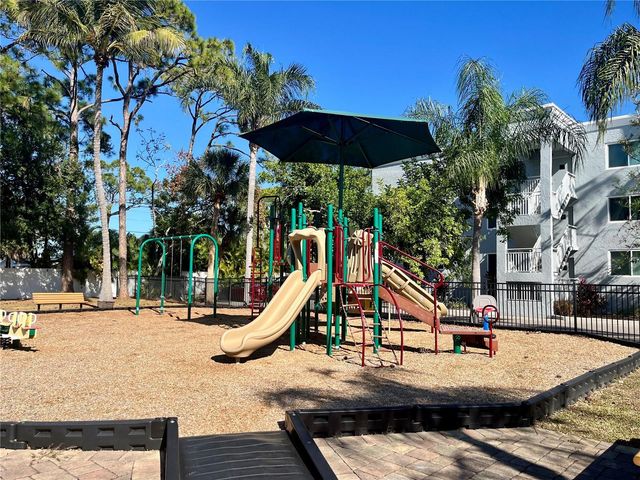 2700 COCONUT BAY LANE 1k, Sarasota, FL 34237