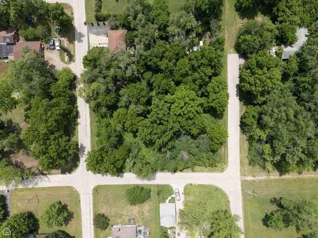 000 Carmen Avenue, Mchenry, IL 60050