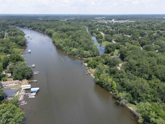 000 Carmen Avenue, Mchenry, IL 60050