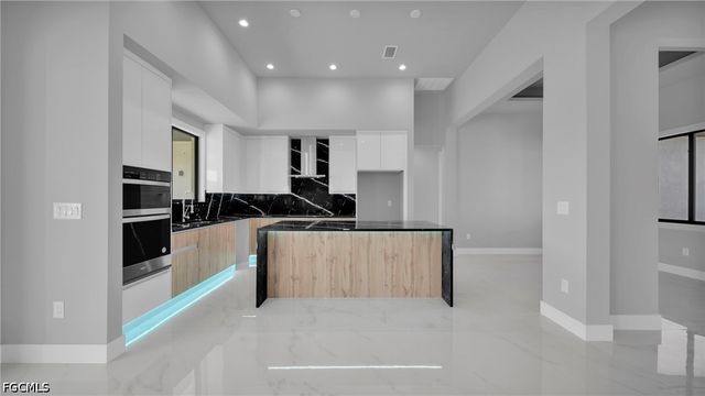 1521 NW 37th AVE, Cape Coral, FL 33993