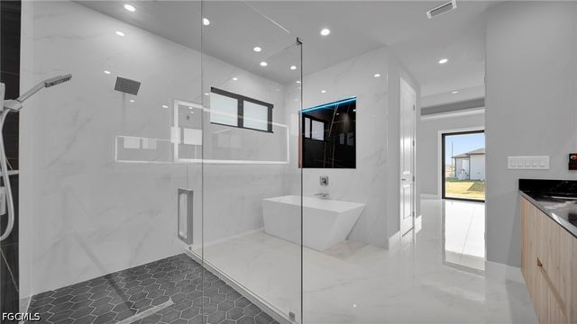 1521 NW 37th AVE, Cape Coral, FL 33993