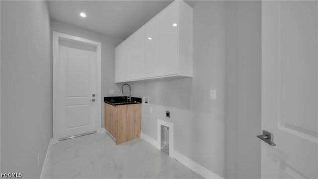 1521 NW 37th AVE, Cape Coral, FL 33993