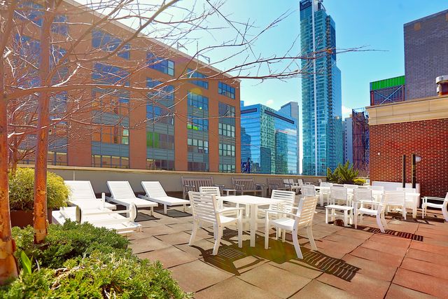 4126 27th St Apt 2B, New York City, NY 11101