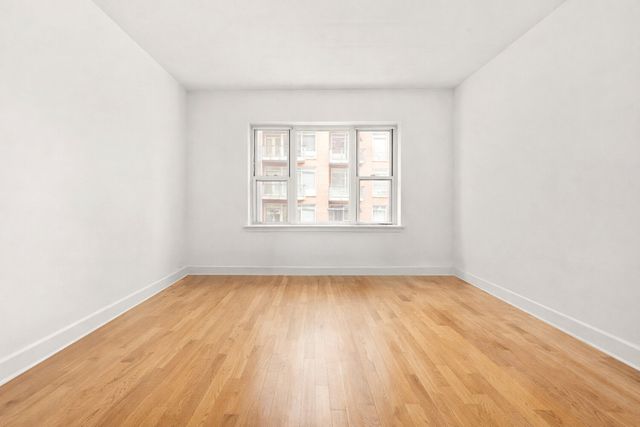 4126 27th St Apt 2B, New York City, NY 11101