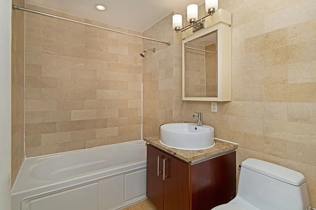 4126 27th St Apt 2B, New York City, NY 11101