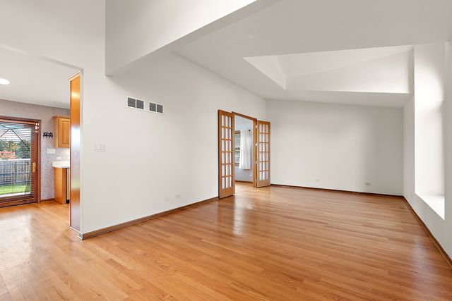 17709 PEACOCK Lane, Tinley Park, IL 60477