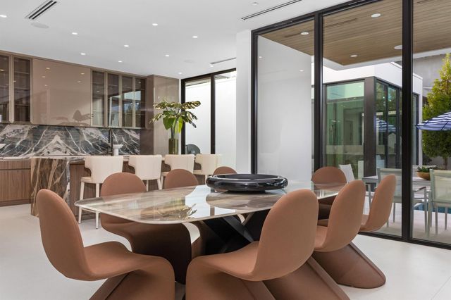 1099 NE 4th Avenue, Boca Raton, FL 33432