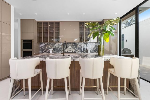 1099 NE 4th Avenue, Boca Raton, FL 33432