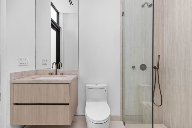 1099 NE 4th Avenue, Boca Raton, FL 33432