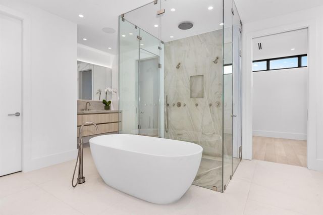 1099 NE 4th Avenue, Boca Raton, FL 33432