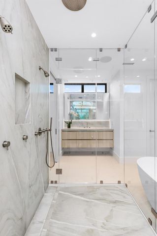 1099 NE 4th Avenue, Boca Raton, FL 33432