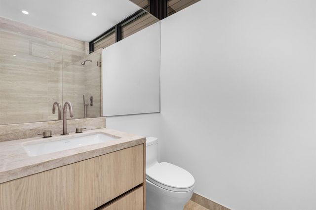 1099 NE 4th Avenue, Boca Raton, FL 33432