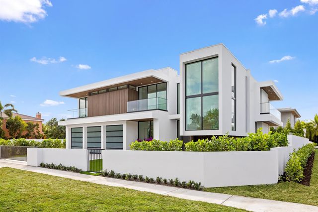 1099 NE 4th Avenue, Boca Raton, FL 33432