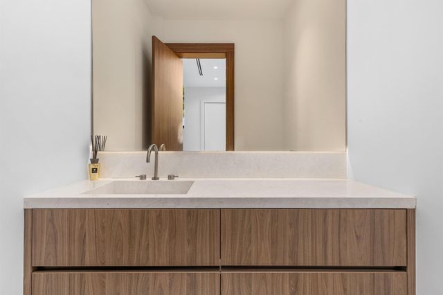 1099 NE 4th Avenue, Boca Raton, FL 33432