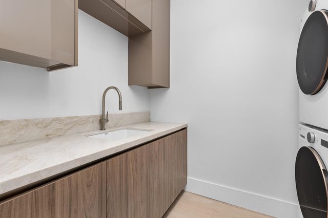 1099 NE 4th Avenue, Boca Raton, FL 33432