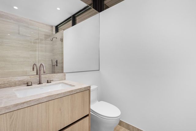 1099 NE 4th Avenue, Boca Raton, FL 33432