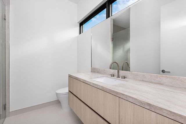 1099 NE 4th Avenue, Boca Raton, FL 33432