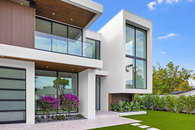 1099 NE 4th Avenue, Boca Raton, FL 33432