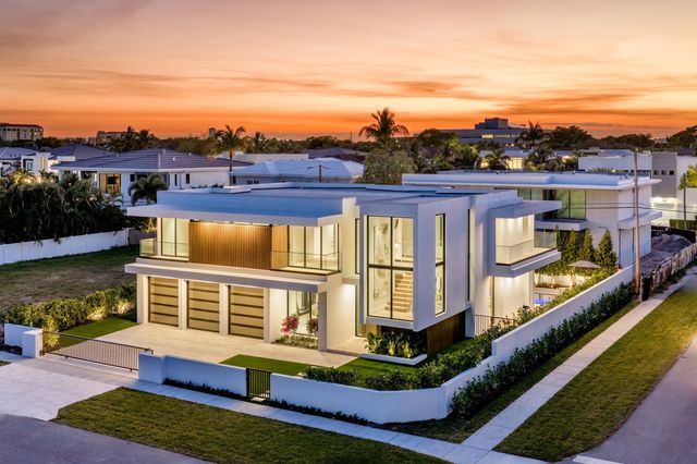 1099 NE 4th Avenue, Boca Raton, FL 33432