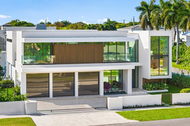 1099 NE 4th Avenue, Boca Raton, FL 33432