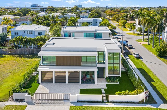 1099 NE 4th Avenue, Boca Raton, FL 33432