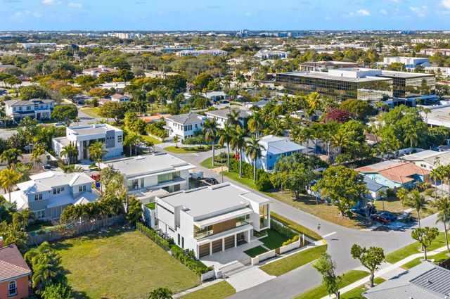 1099 NE 4th Avenue, Boca Raton, FL 33432