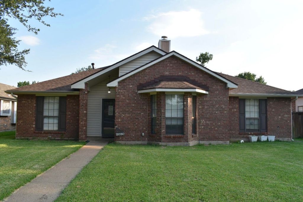 2030 Lansdown Drive, Carrollton, TX 75010