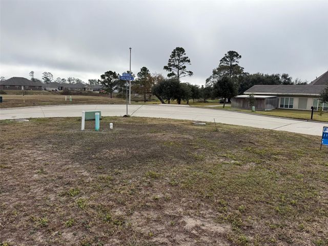 5325 W Bayou Maison Circle, Dickinson, TX 77539