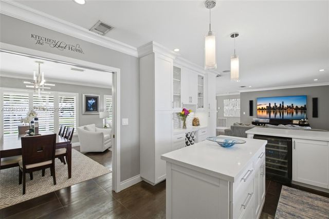 621 NW 74th Avenue, Plantation, FL 33317