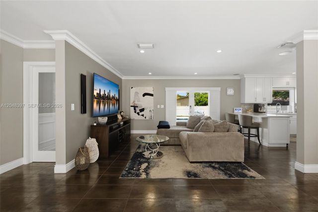 621 NW 74th Avenue, Plantation, FL 33317