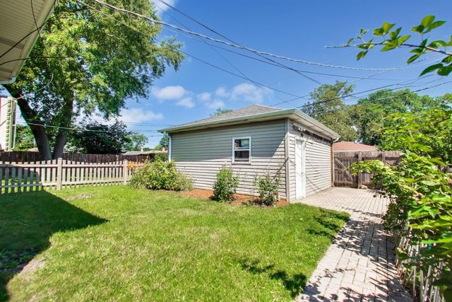 3320 CAPITOL Street, Skokie, IL 60076
