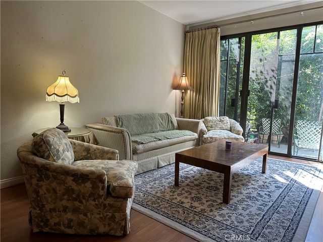 832 Magnolia Avenue 14, Pasadena, CA 91106