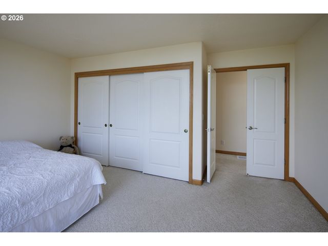 22874 Sw MARTIN Ct, Sherwood, OR 97140