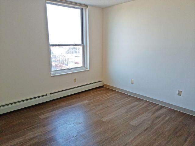 1425 W 28th Street 618, Minneapolis, MN 55408