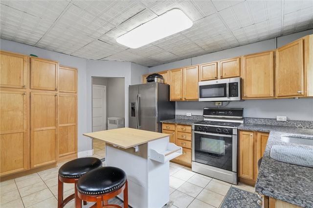 633 Gettysburg St, Point Breeze, PA 15206