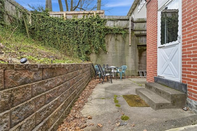 633 Gettysburg St, Point Breeze, PA 15206