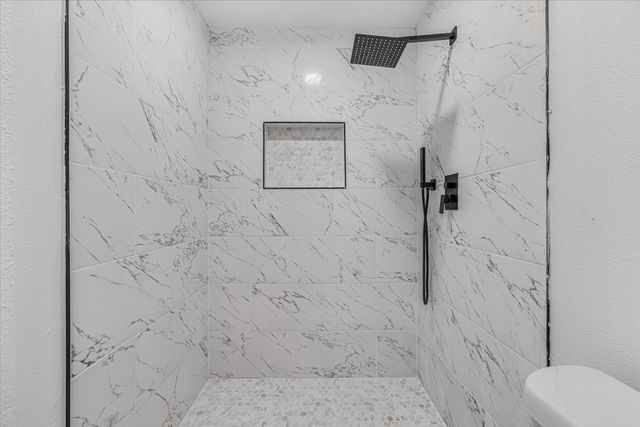 13521 Flagstone Lane, Dallas, TX 75240