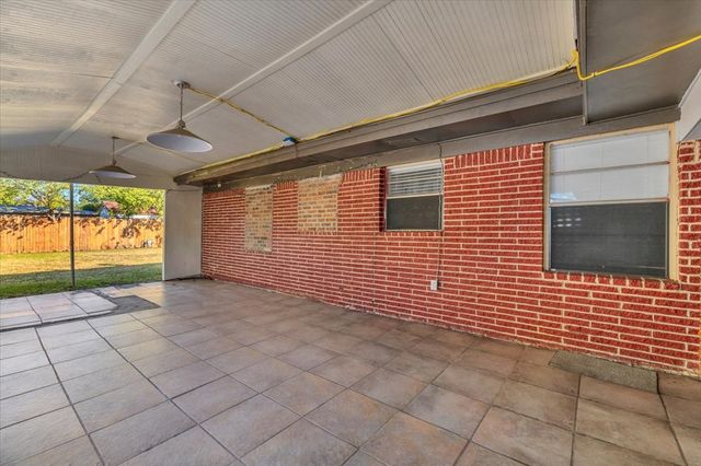 13521 Flagstone Lane, Dallas, TX 75240