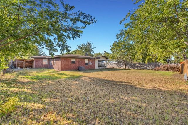 13521 Flagstone Lane, Dallas, TX 75240