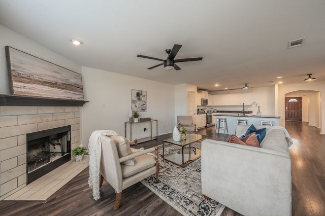 10541 Rising Knoll Lane, Fort Worth, TX 76131