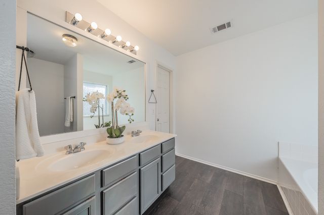 10541 Rising Knoll Lane, Fort Worth, TX 76131