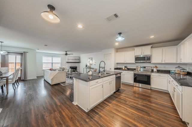10541 Rising Knoll Lane, Fort Worth, TX 76131