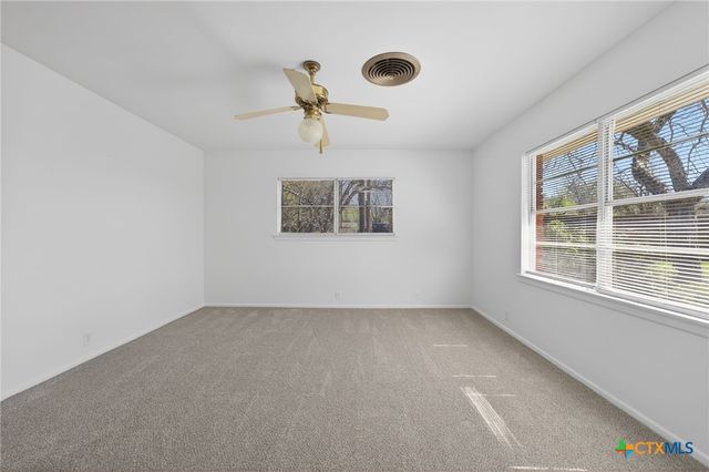 514 Hospital Boulevard, Floresville, TX 78114