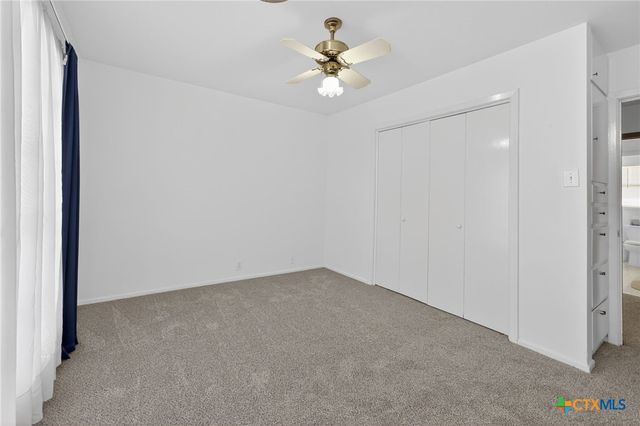 514 Hospital Boulevard, Floresville, TX 78114