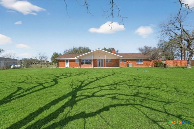 514 Hospital Boulevard, Floresville, TX 78114