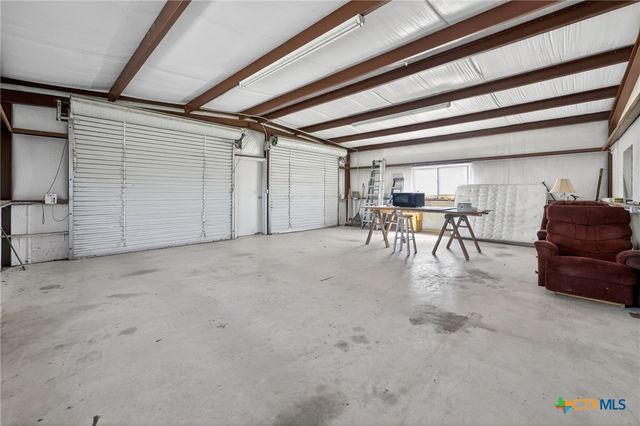 514 Hospital Boulevard, Floresville, TX 78114