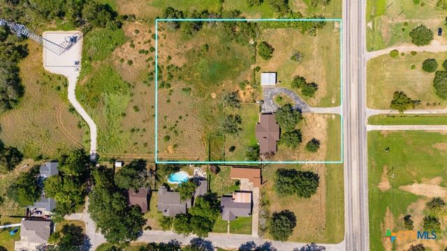 514 Hospital Boulevard, Floresville, TX 78114