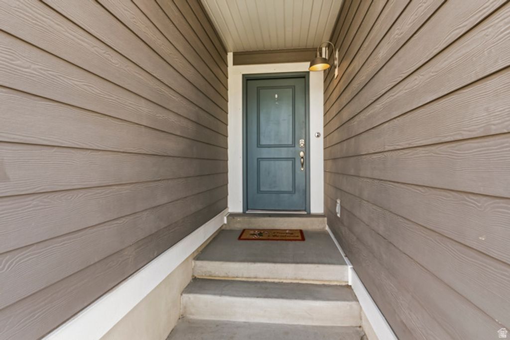 Image 4 of property listing at 14914 S MESSI ST, Herriman, UT 84096