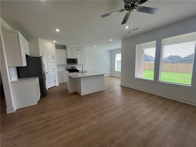 1910 Hahn Street, Pea Ridge, AR 72751