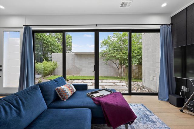 1206 Luna ST 2, Austin, TX 78721